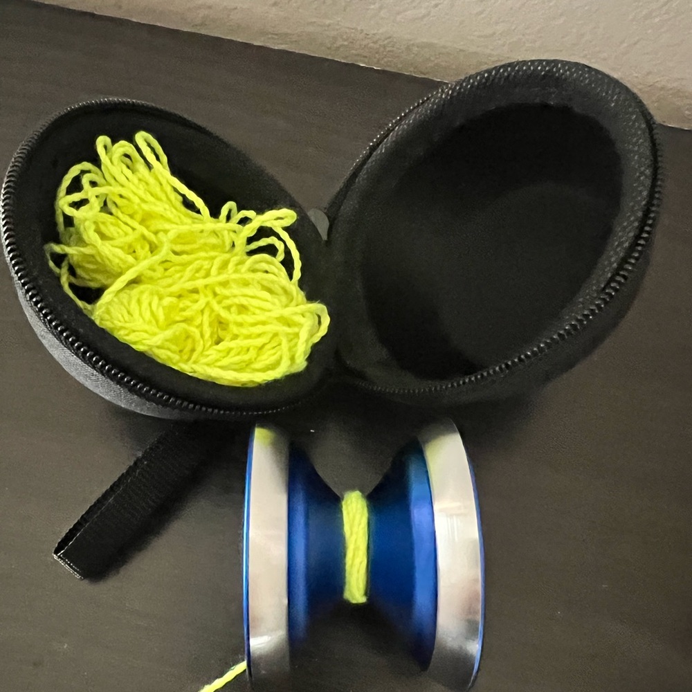 Trick Yo-Yo with case